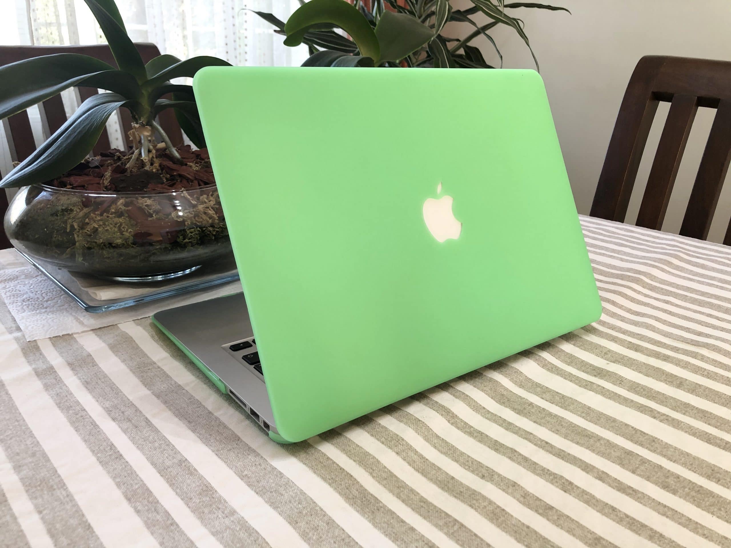 Carcasas para MacBook con manzana calada Múltiples Colores 2025 [ Pro, Air, Retina, TouchBar, Nuevo Air ] [ 11', 12', 13', 15', 16' ] [ M5 / M4 / M3 / M2 / M1 ] - Miniatura 21